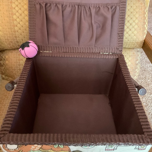 Sewing Box Gorgeous Colorful Elephants Fabric Padded w Handle - Picture 11 of 14